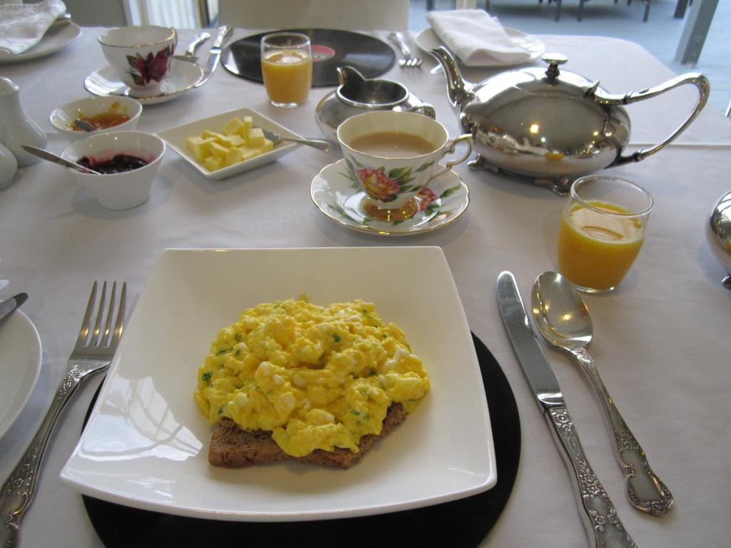 ניו פלימות' Be My Guest Bed & Breakfast מראה חיצוני תמונה
