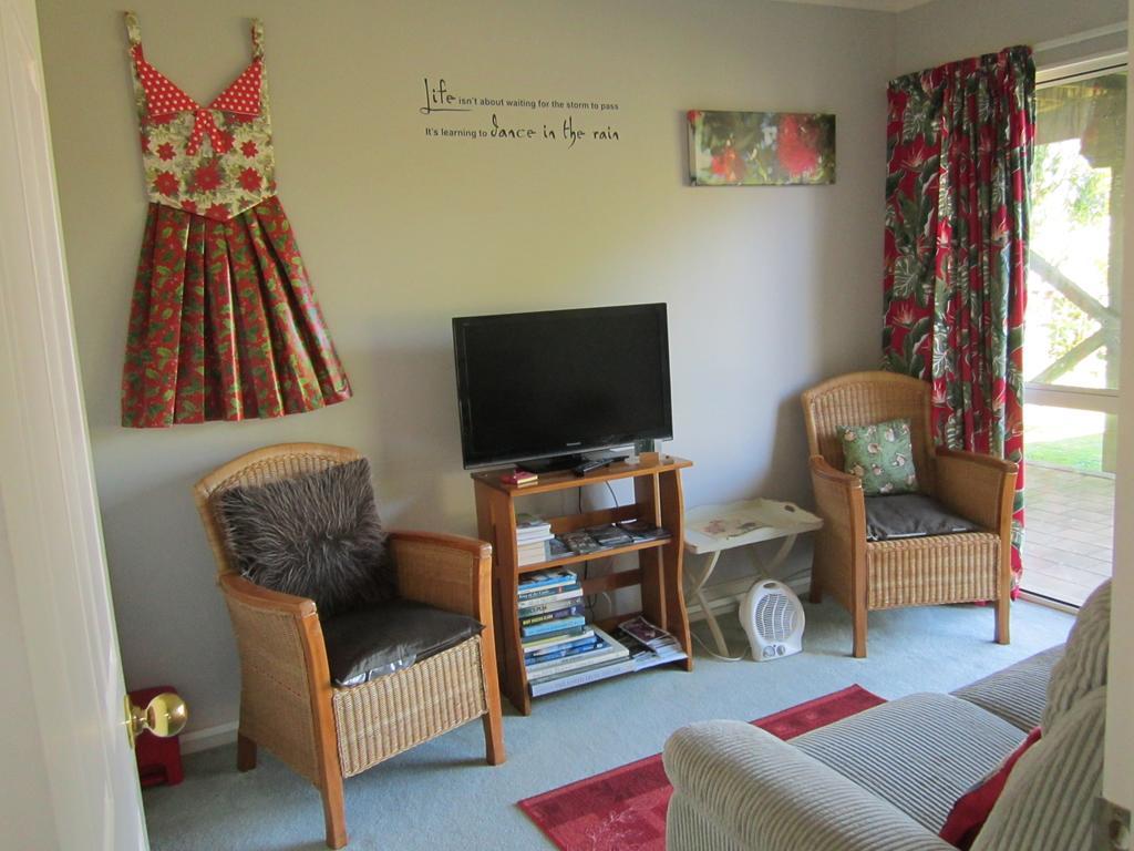 ניו פלימות' Be My Guest Bed & Breakfast מראה חיצוני תמונה